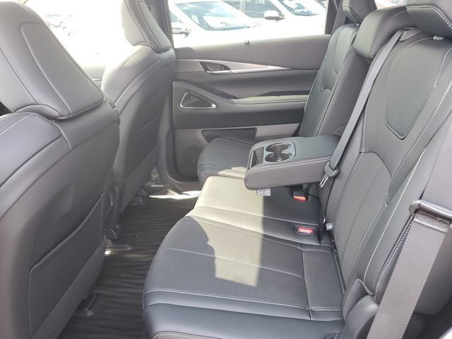 Certified 2026 INFINITI QX60 Luxe w/ Cargo Package AWD/4WD image 14
