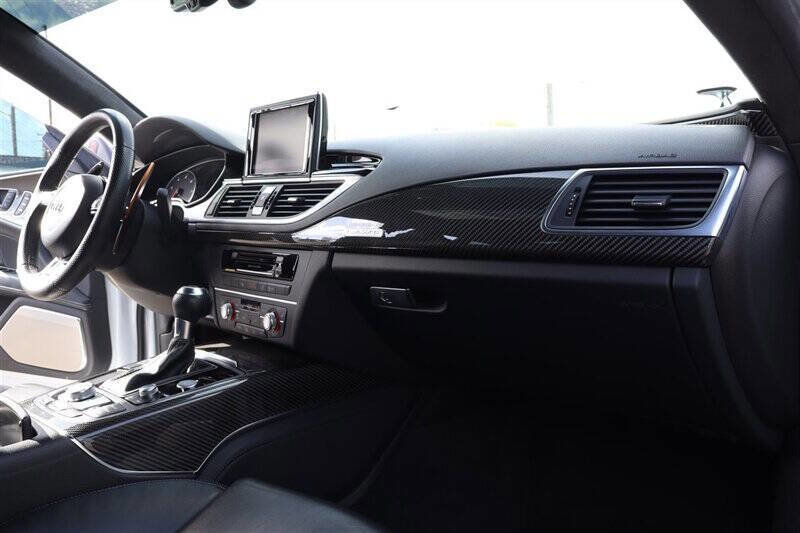 Used 2015 Audi RS 7 Prestige w/ Carbon-Optic Package image 30