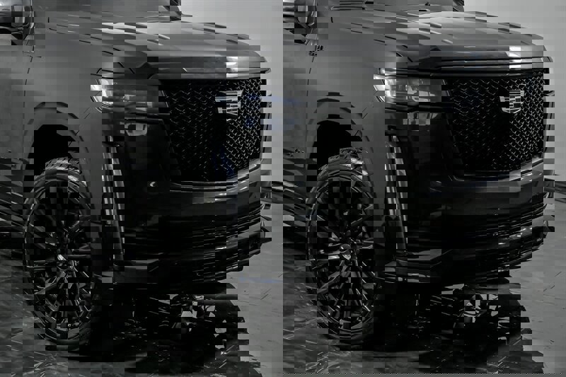 Used 2023 Cadillac Escalade Sport Platinum w/ LPO, ONYX Package image 2