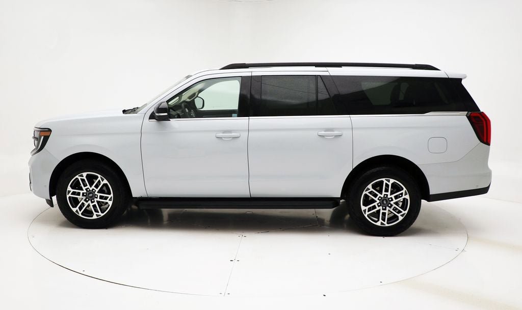 Used 2025 Ford Expedition Max Active AWD/4WD image 5