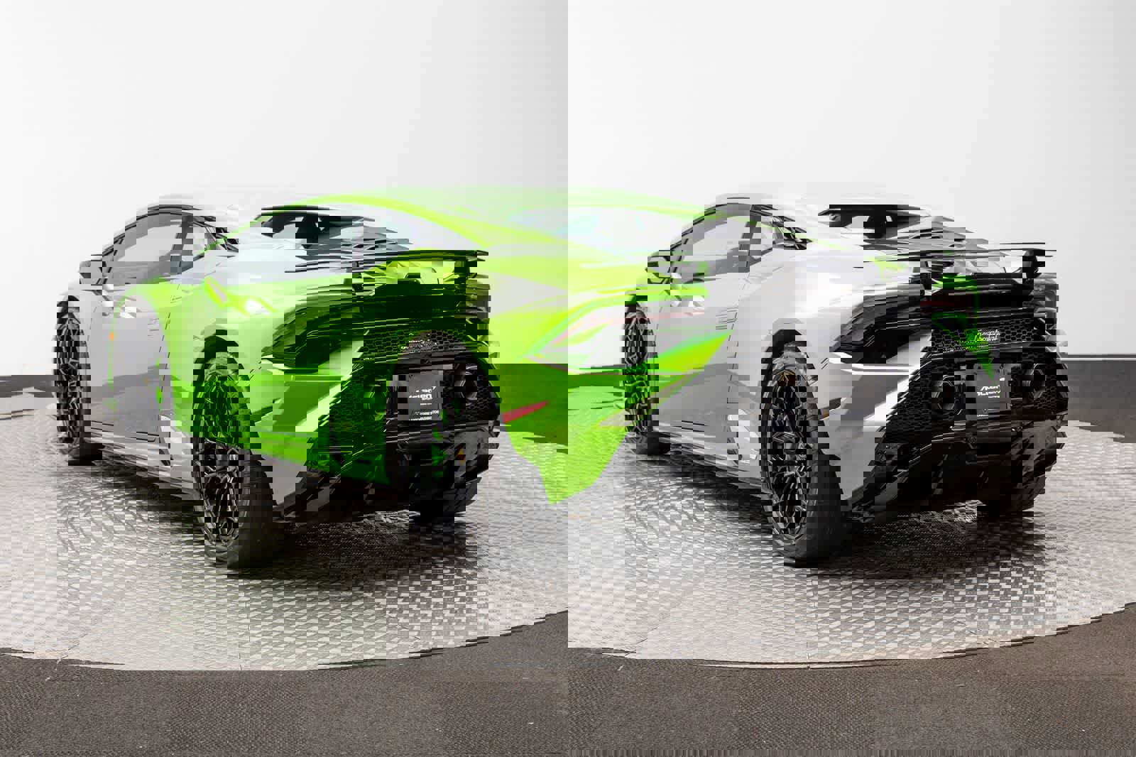 Used 2024 Lamborghini Huracan Tecnica image 4