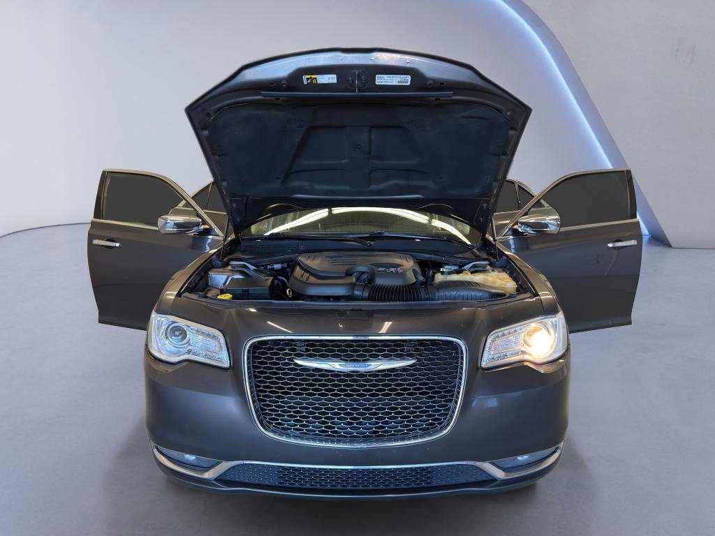 Used 2017 Chrysler 300 C AWD/4WD image 10