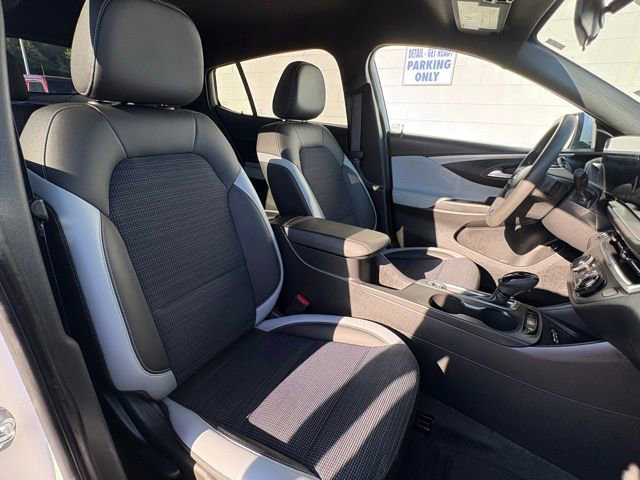 Used 2024 Buick Envista Preferred w/ Convenience II Package image 25