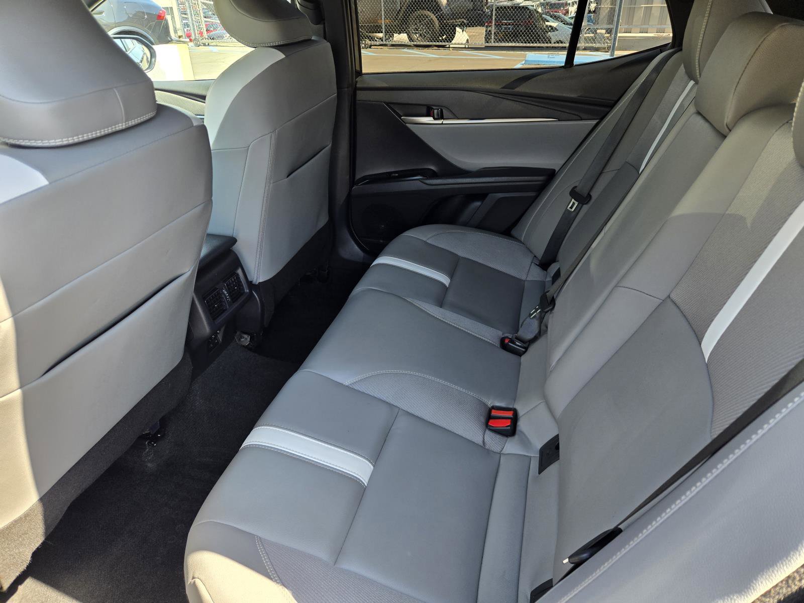 Used 2025 Toyota Camry SE w/ Convenience Package FWD image 25