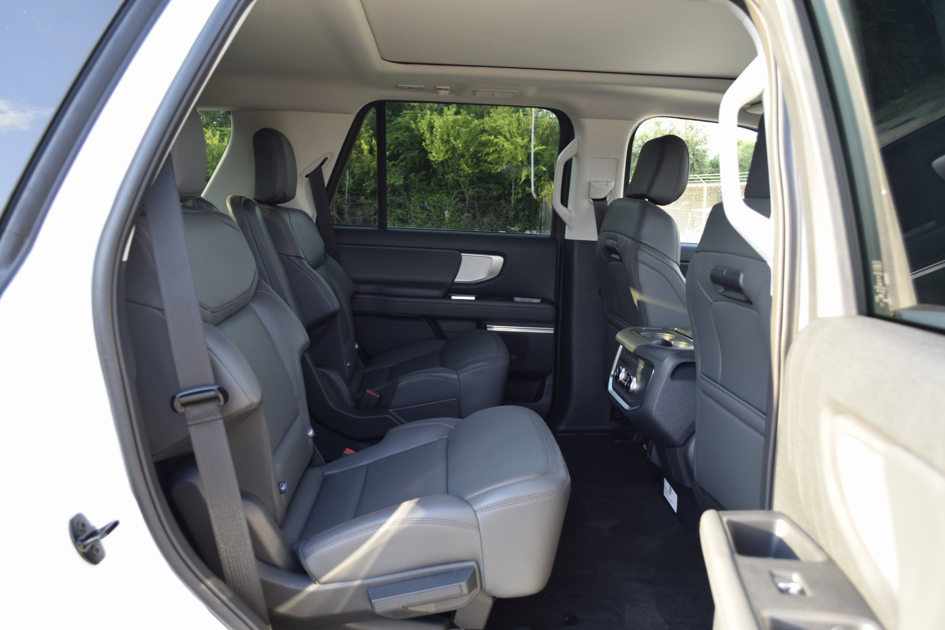 New 2025 Ford Expedition Active image 24