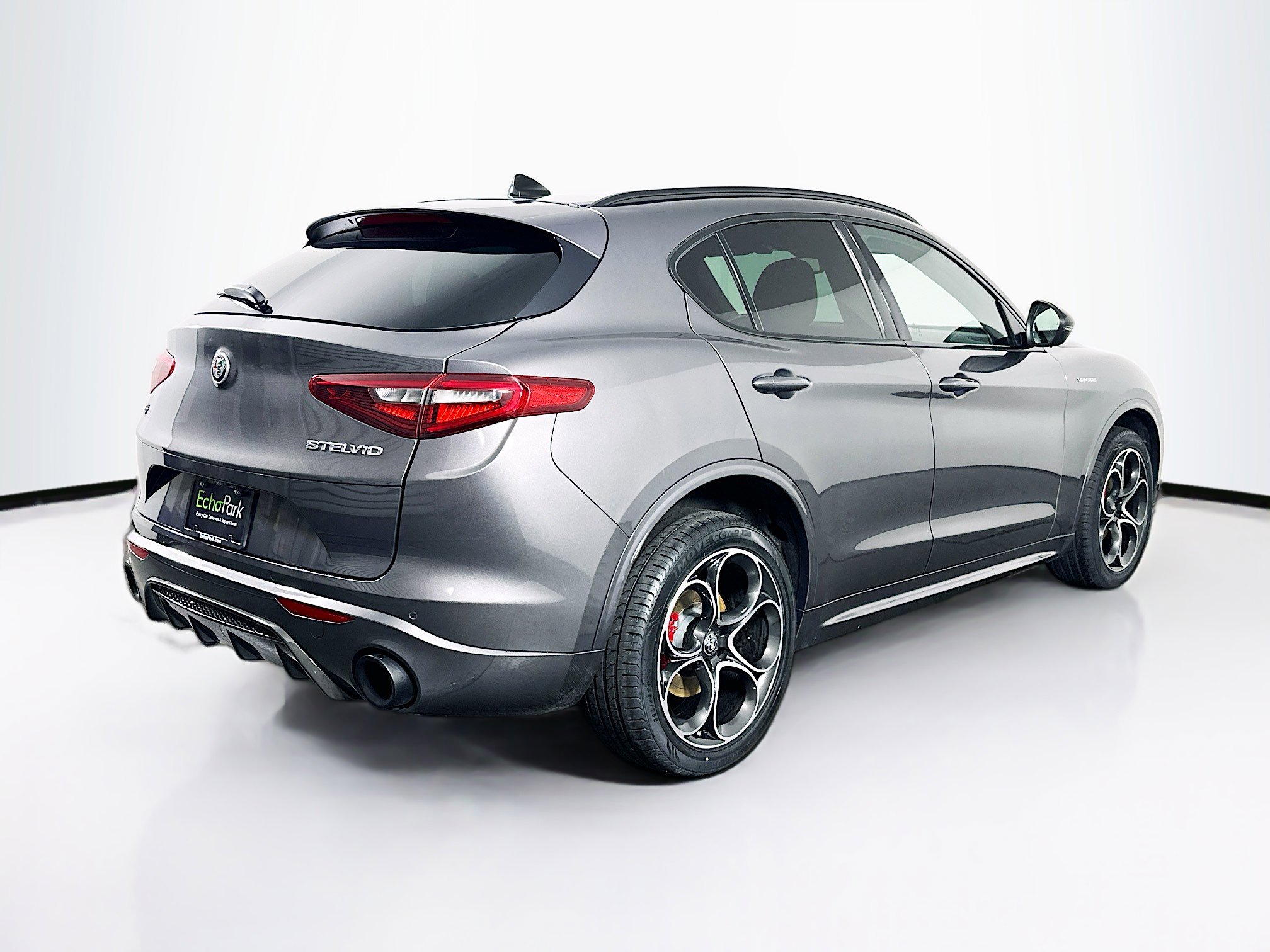 Used 2023 Alfa Romeo Stelvio Veloce AWD/4WD image 9
