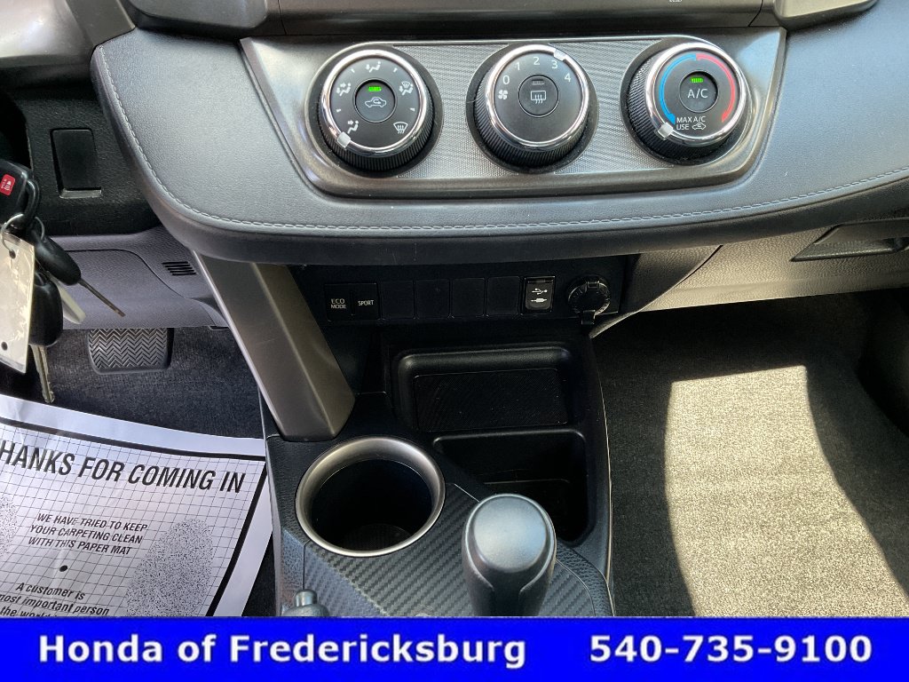 Used 2015 Toyota RAV4 LE AWD/4WD image 33