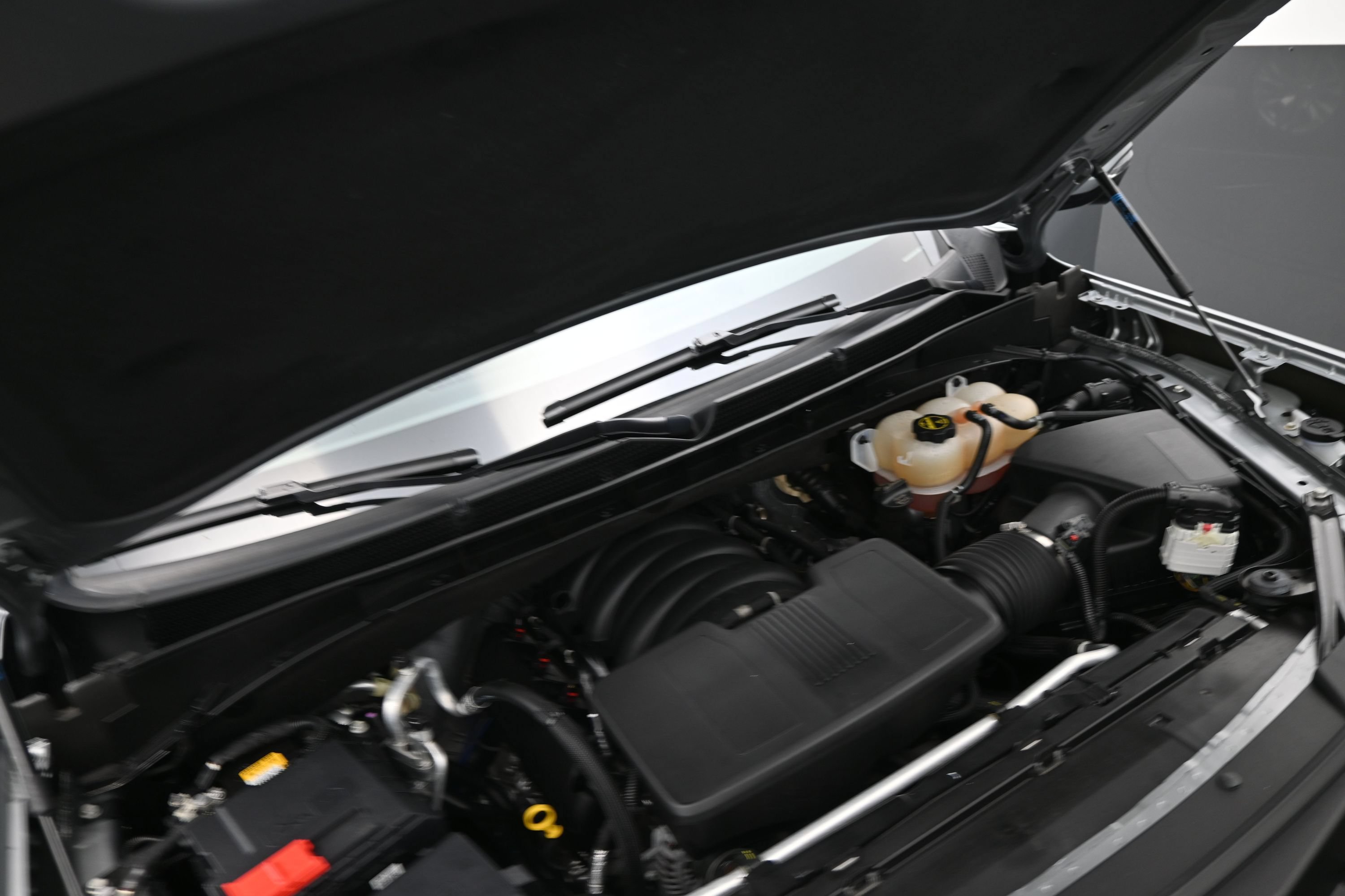 Used 2025 GMC Yukon Denali RWD image 28