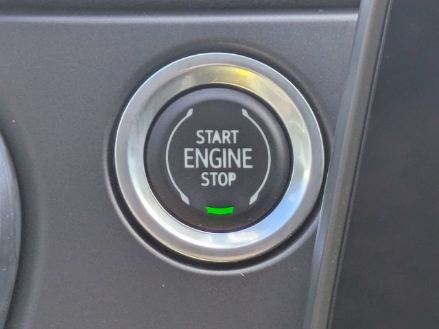 Used 2023 Chevrolet Blazer LT FWD image 31