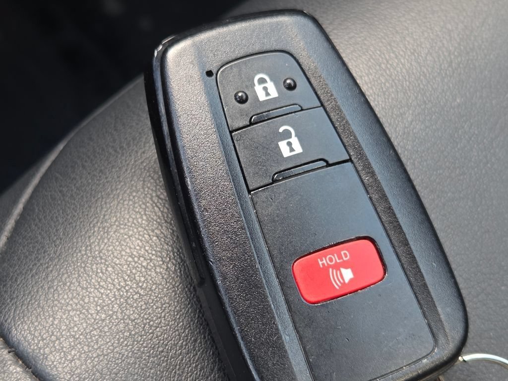 Used 2019 Toyota Prius XLE AWD/4WD image 39
