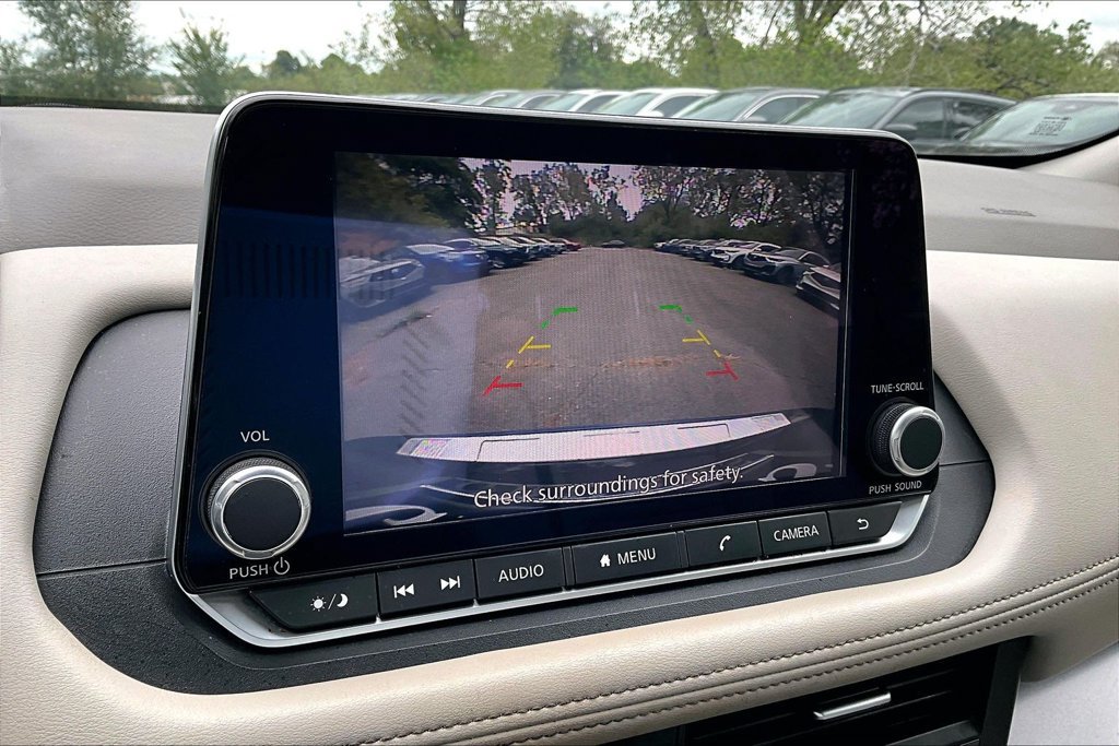 Used 2024 Nissan Rogue SV w/ SV Premium Package FWD image 29