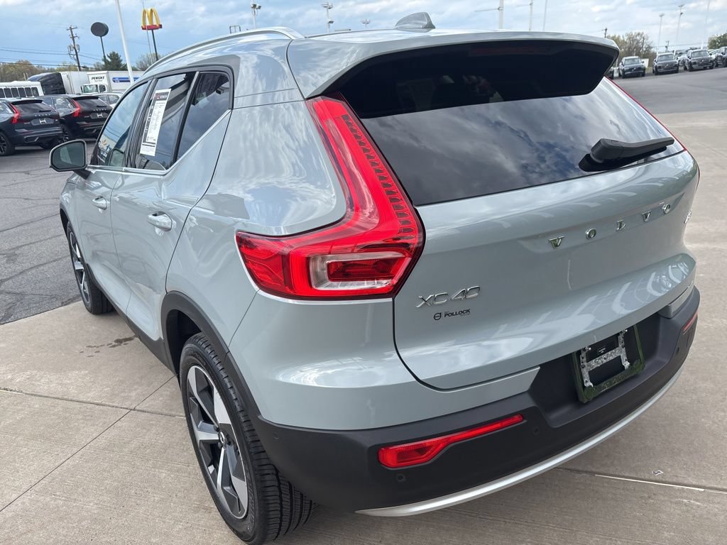 Certified 2024 Volvo XC40 B5 Plus w/ Climate Package AWD/4WD image 8
