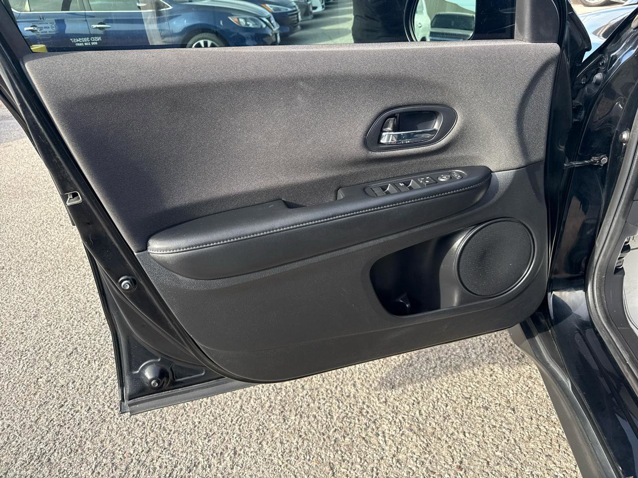 Used 2020 Honda HR-V LX image 11