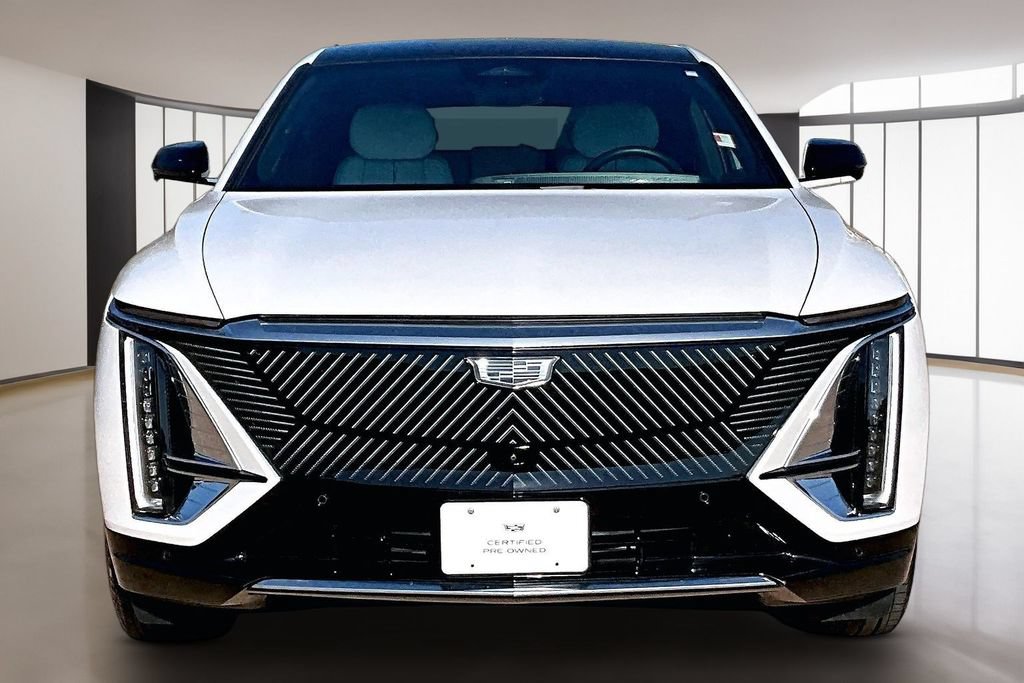 Used 2024 Cadillac Lyriq Luxury AWD/4WD image 3
