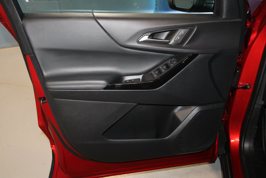 Used 2026 Chevrolet Equinox LT FWD image 5