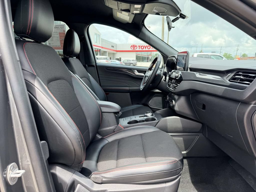 Used 2025 Ford Escape ST-Line AWD/4WD image 13