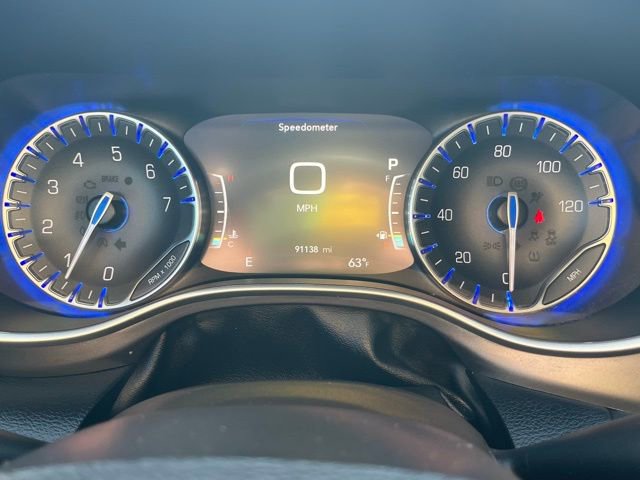 Used 2021 Chrysler Pacifica Touring image 8