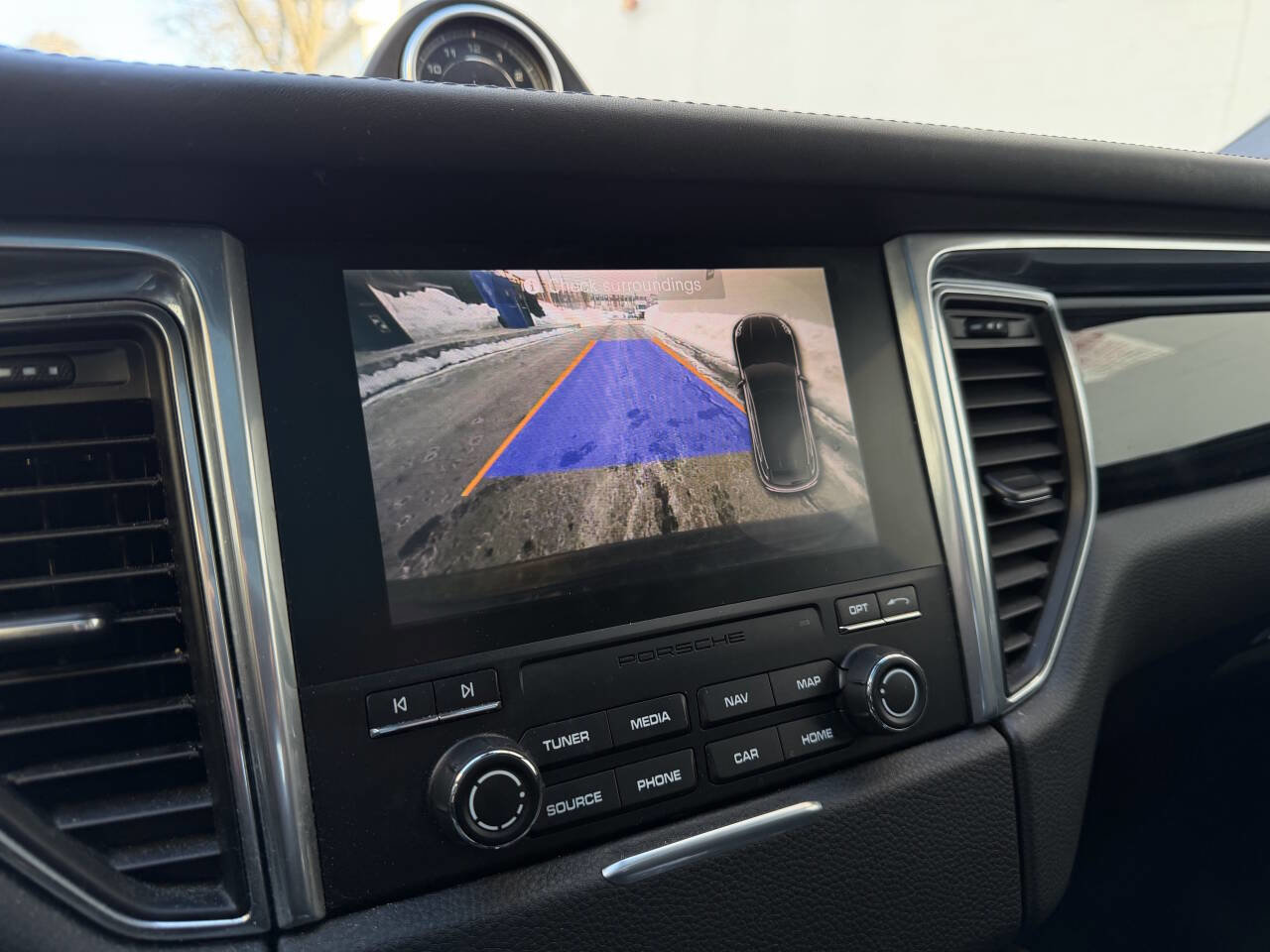 Used 2017 Porsche Macan image 35