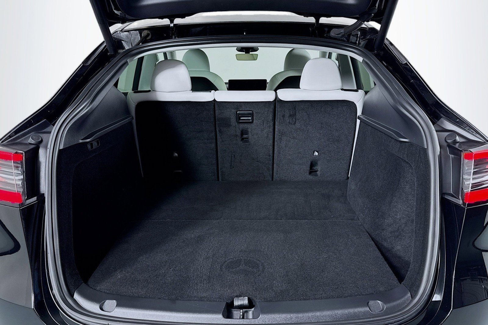 Used 2024 Tesla Model Y Long Range image 21