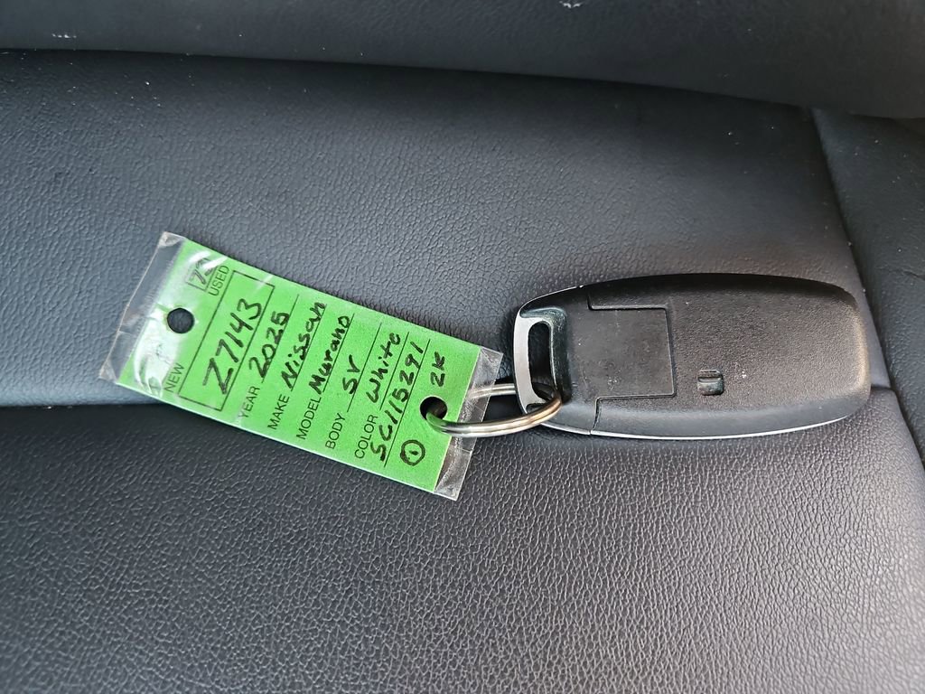 Used 2025 Nissan Murano SV AWD/4WD image 28