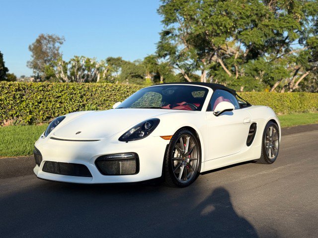 Used 2016 Porsche Boxster Spyder image 2