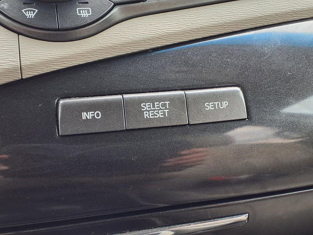 Used 2014 Toyota Sienna LE FWD image 22