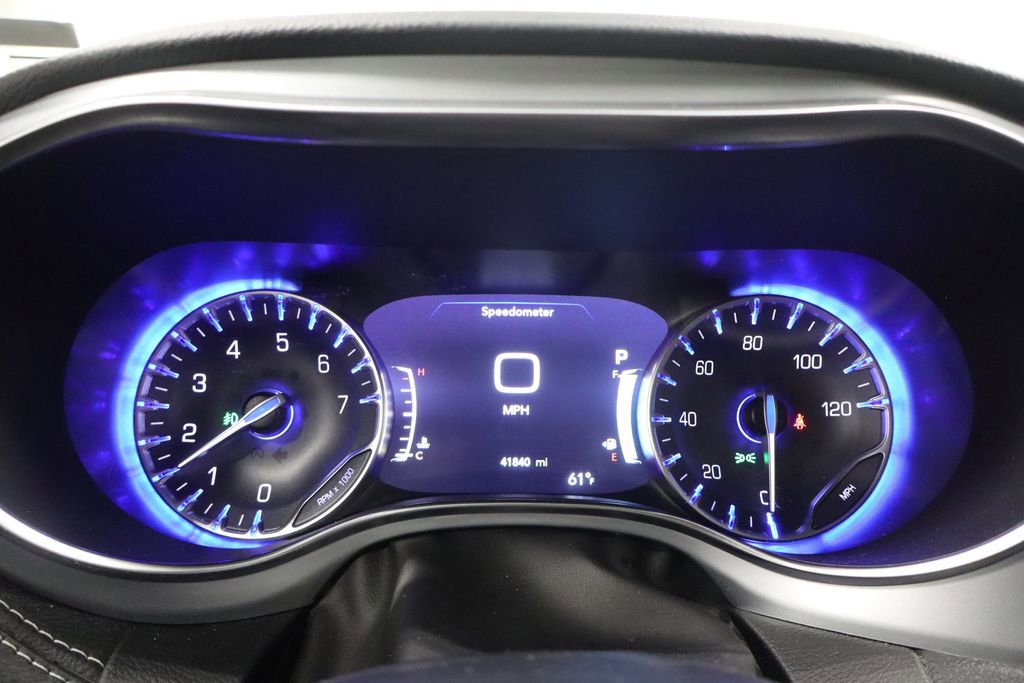 Used 2025 Chrysler Pacifica Limited image 20