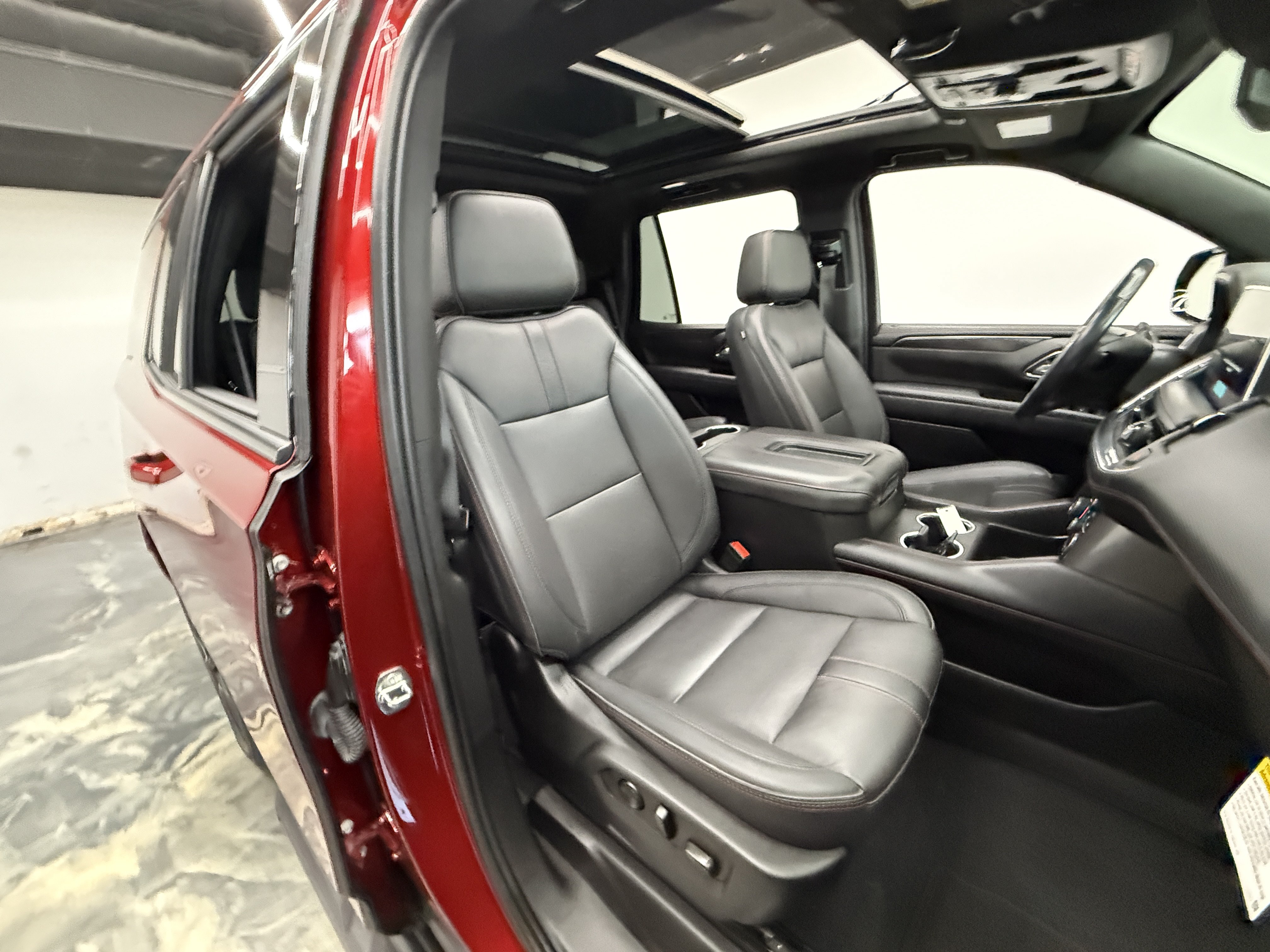 Used 2022 Chevrolet Tahoe RST w/ Luxury Package AWD/4WD image 20