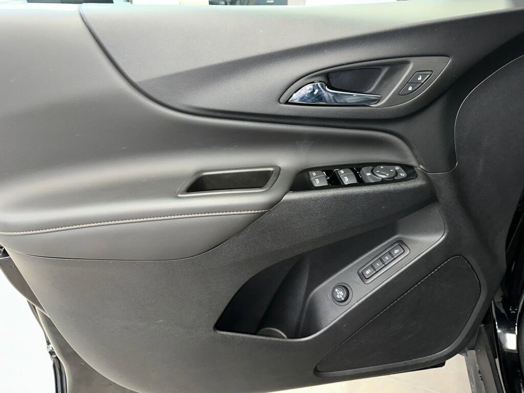 Certified 2023 Chevrolet Equinox Premier w/ LPO, Floor Liner Package image 4