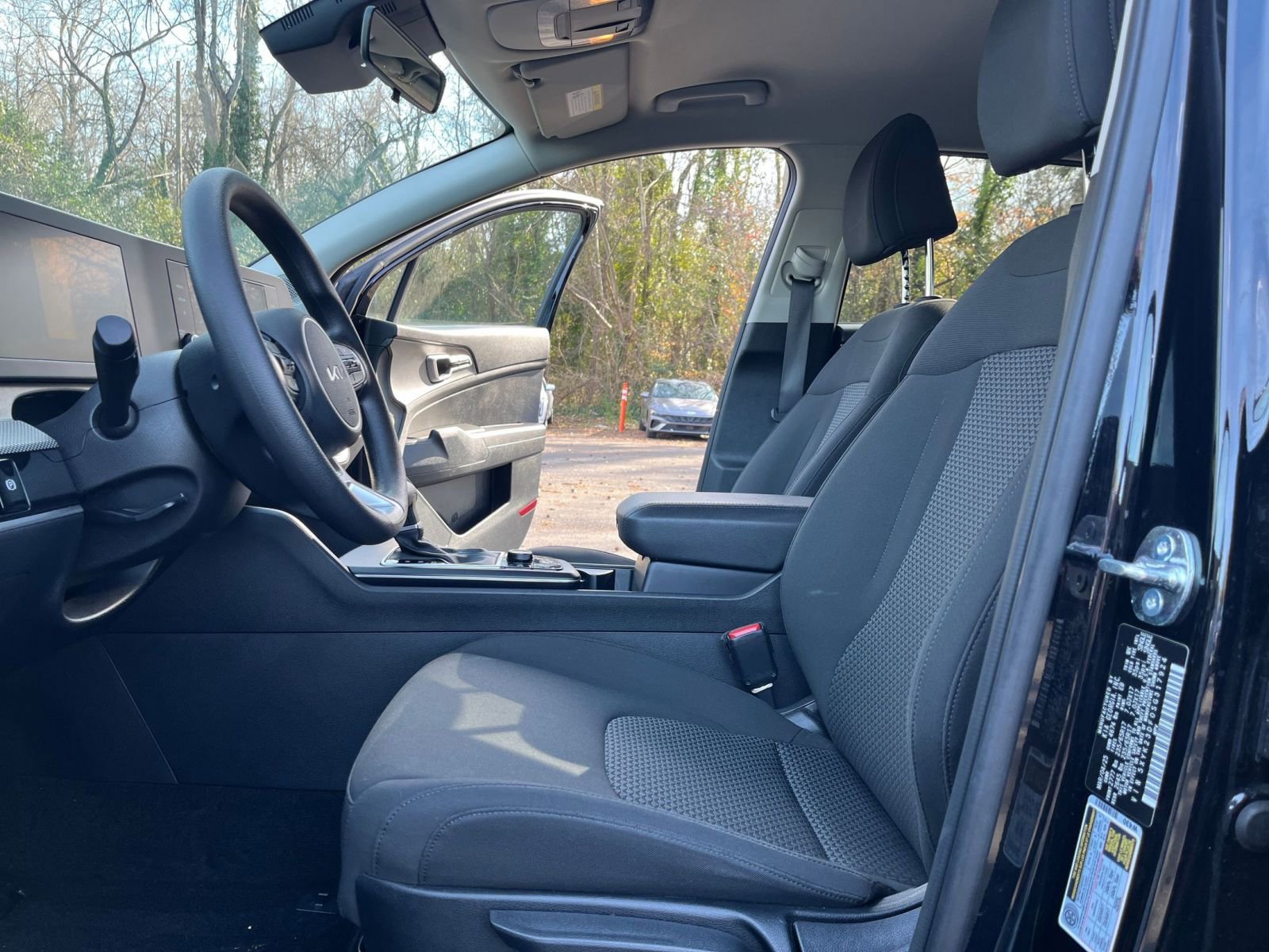 Used 2025 Kia Sportage LX image 27