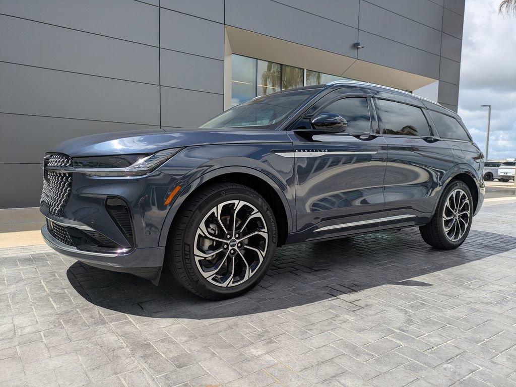 Certified 2024 Lincoln Nautilus Reserve AWD/4WD image 9