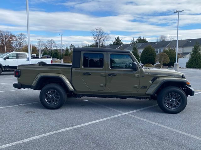 New 2026 Jeep Gladiator Sport AWD/4WD image 9