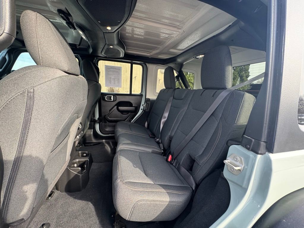 Used 2024 Jeep Wrangler Willys image 29