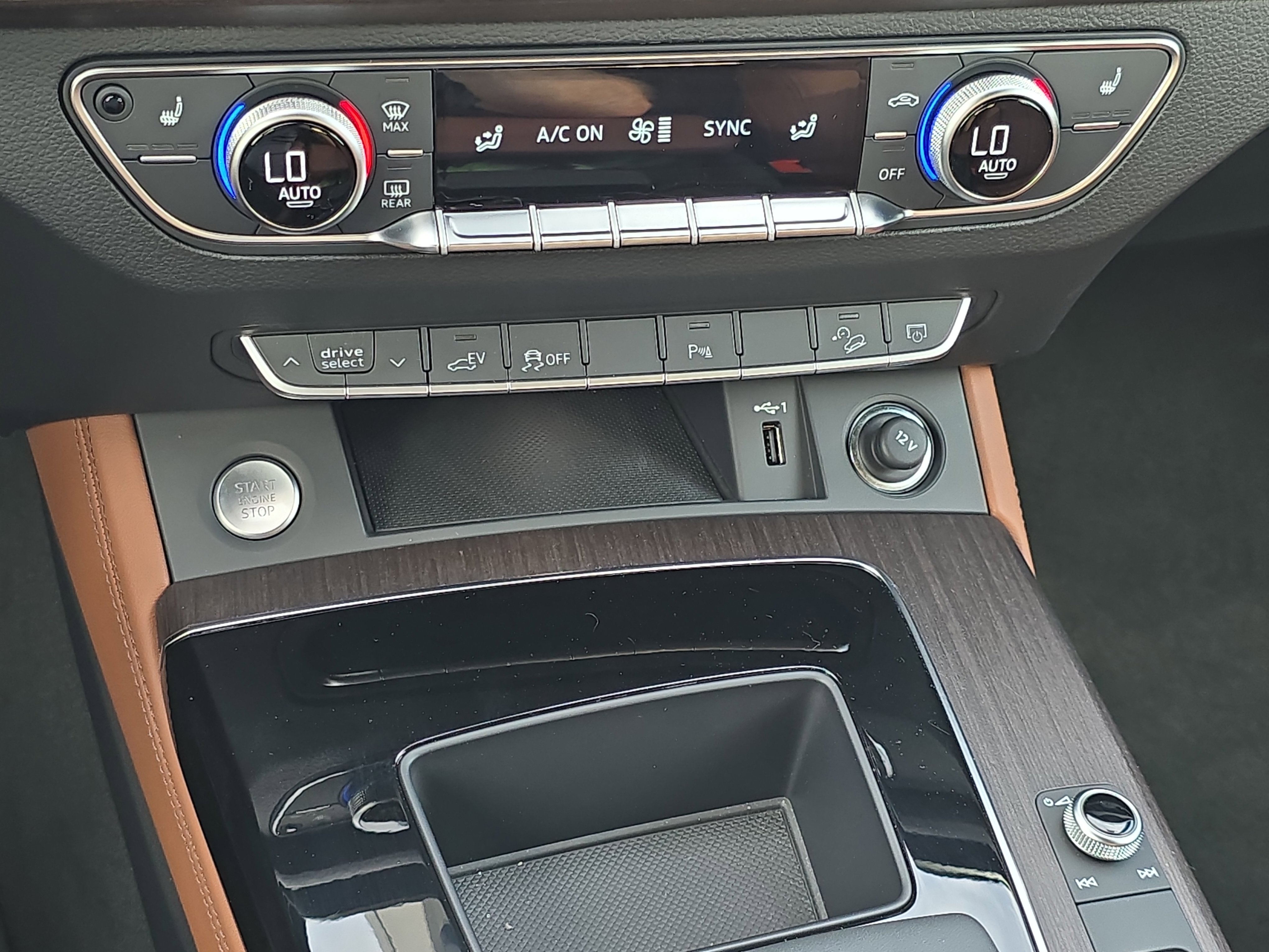 Used 2025 Audi Q5 e Premium Plus w/ Premium Plus Package image 23