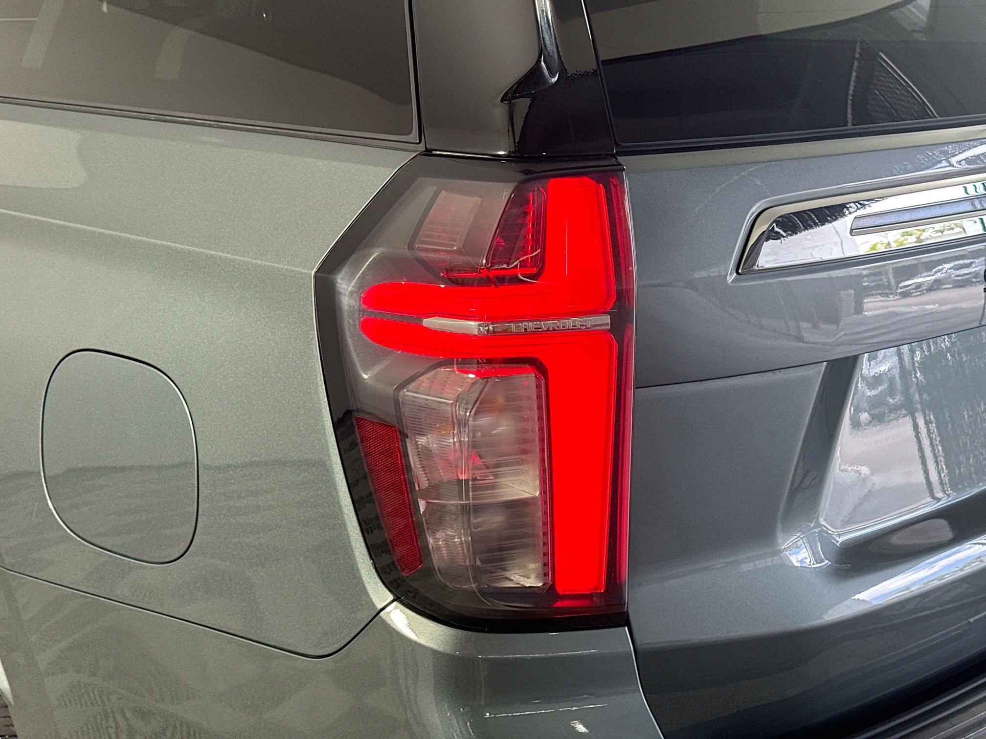 Used 2024 Chevrolet Suburban LT RWD image 36