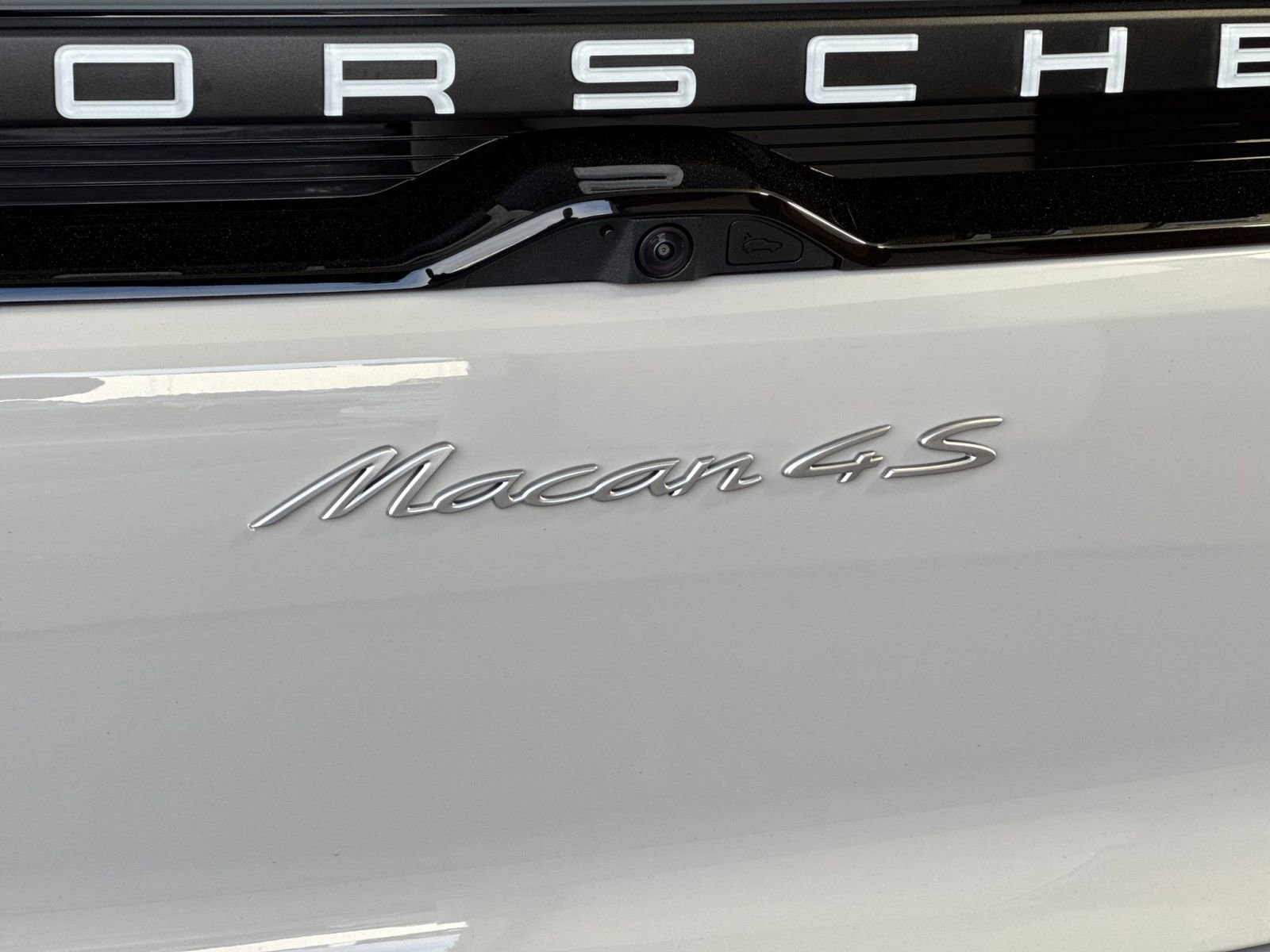 New 2026 Porsche Macan 4S Electric image 34