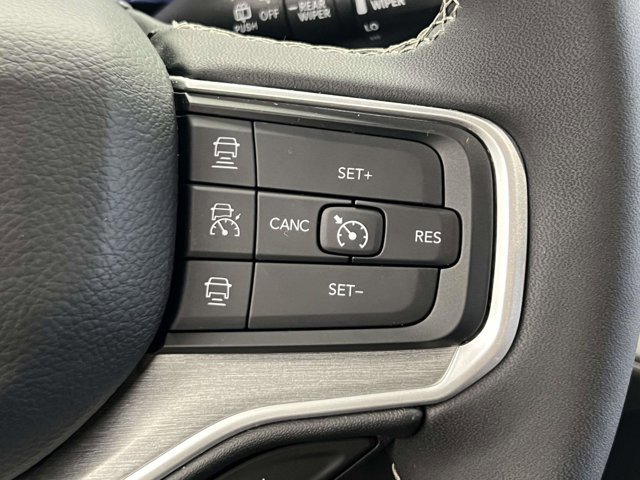 Used 2025 Jeep Wagoneer 4WD image 22