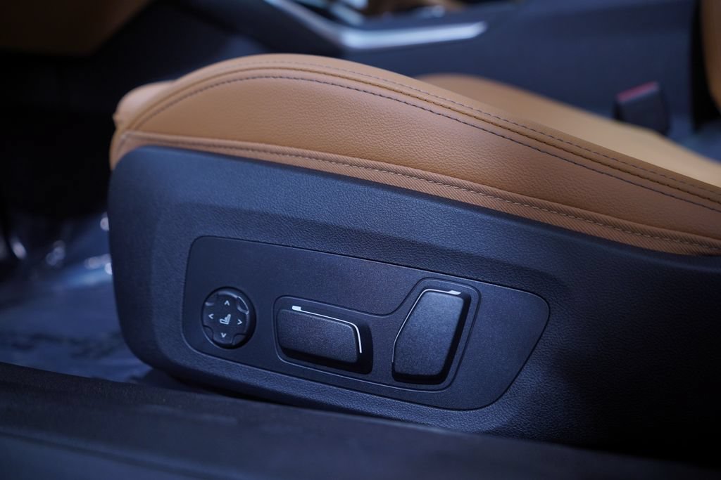Used 2026 BMW 430i Coupe w/ M Sport Package RWD image 11