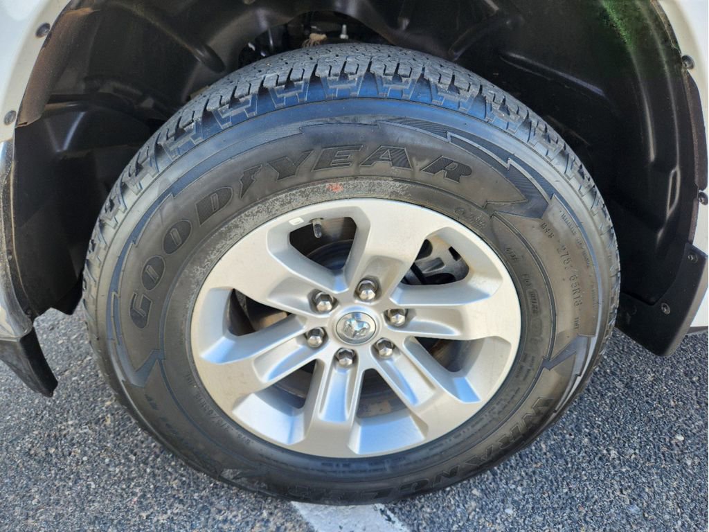 Used 2024 RAM 1500 Laramie image 19