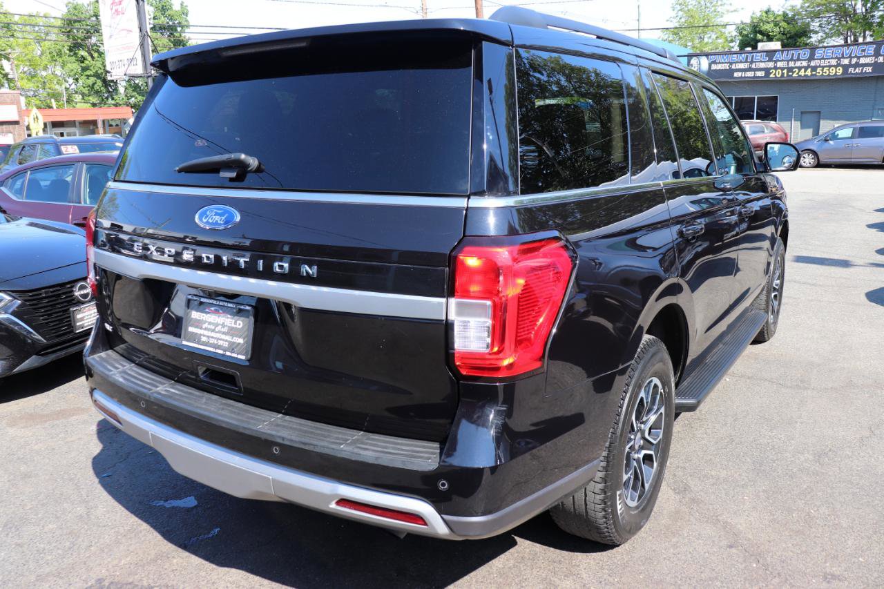 Used 2024 Ford Expedition XLT AWD/4WD image 5