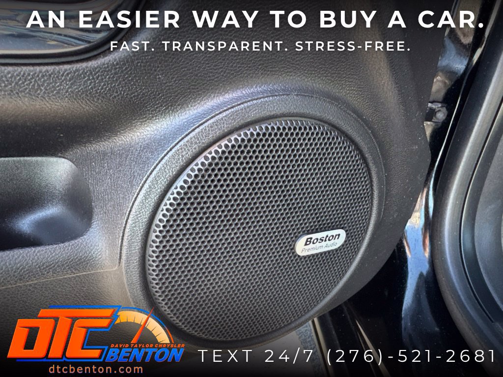 Used 2011 Chevrolet Camaro SS RWD image 14