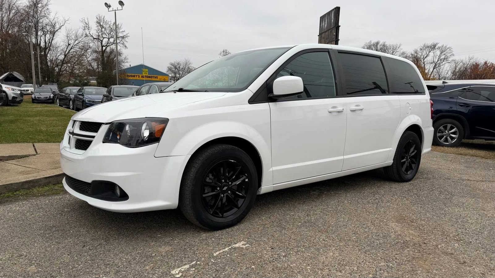 Used 2019 Dodge Grand Caravan GT image 2