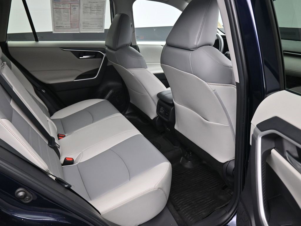 Used 2023 Toyota RAV4 XLE Premium image 13