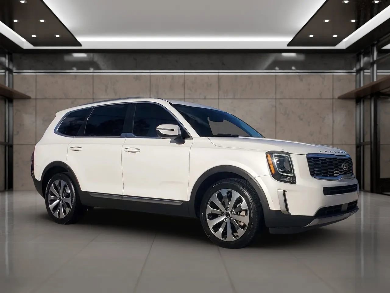 Used 2020 Kia Telluride S w/ S 8 Passenger Seating Package image 2