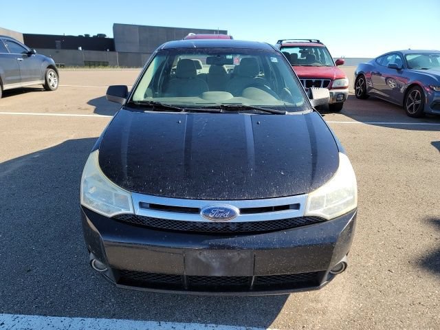 Used 2010 Ford Focus SE FWD image 2