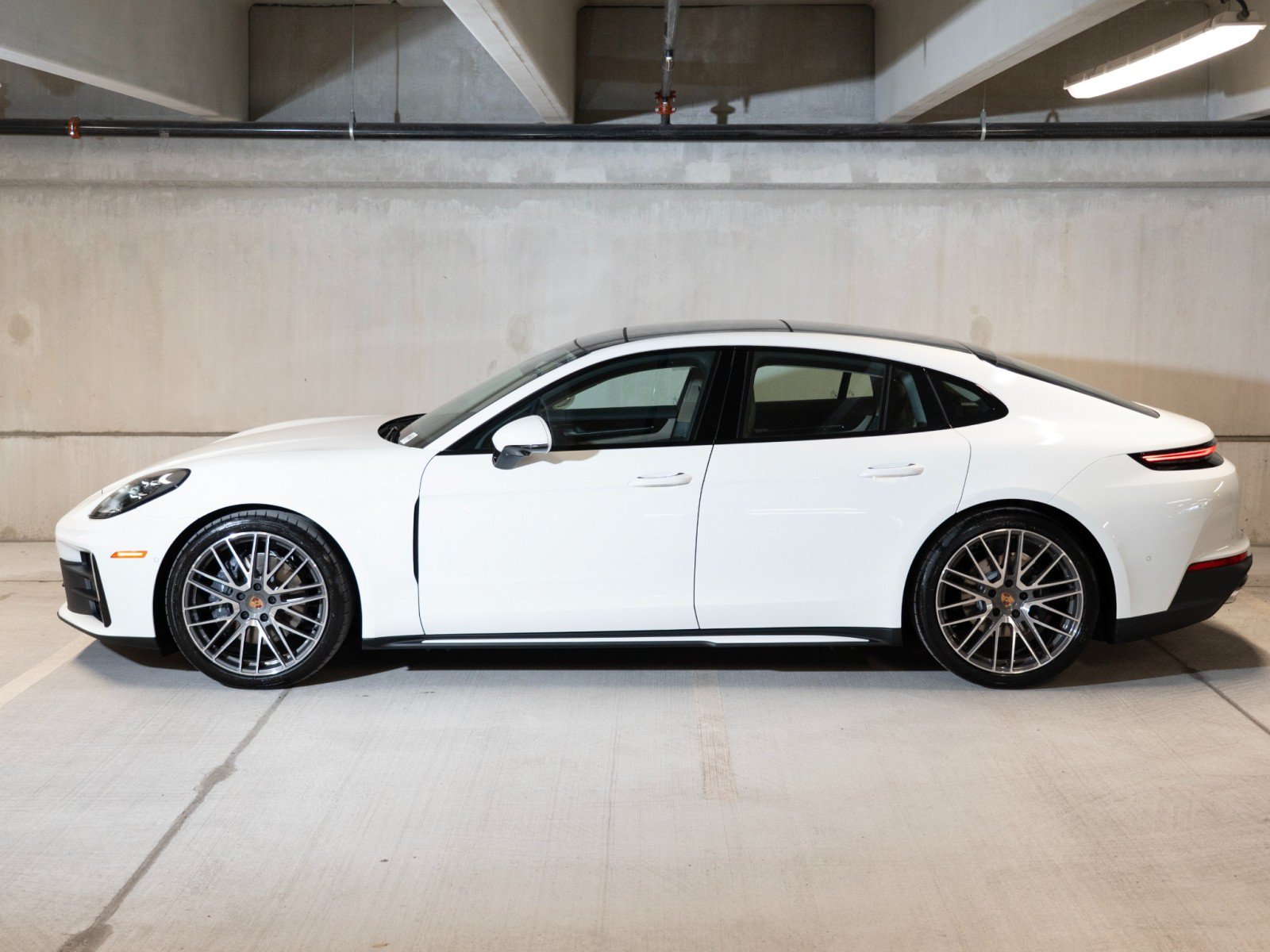 New 2026 Porsche Panamera 4 AWD/4WD image 2