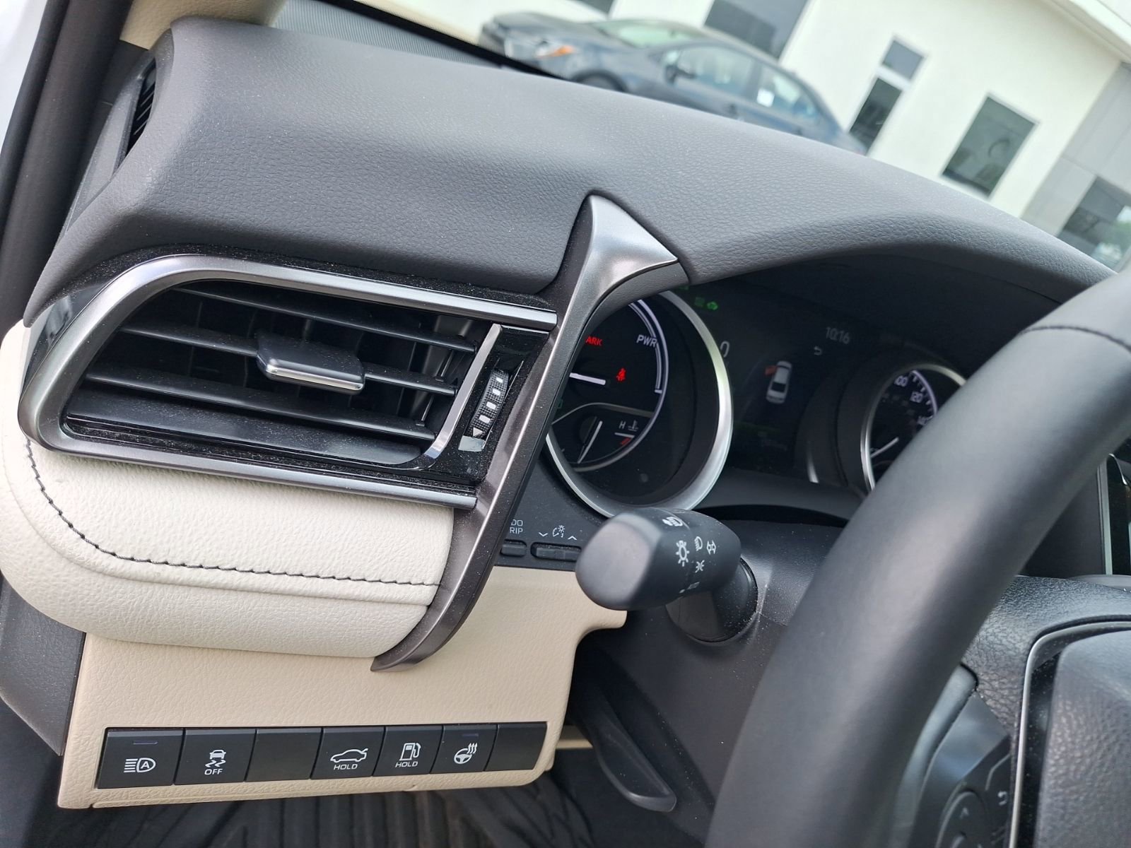 Used 2024 Toyota Camry XLE w/ Cold Weather Package image 17