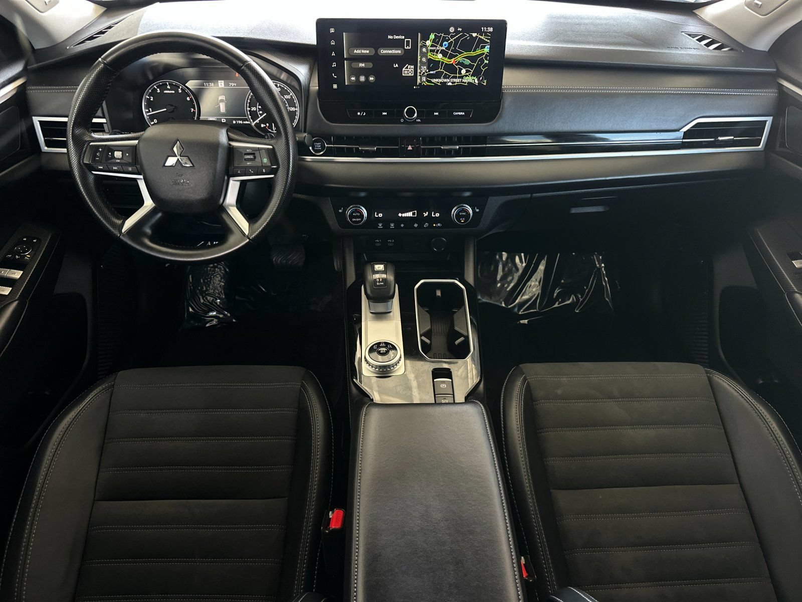 Used 2025 Mitsubishi Outlander SE FWD image 12