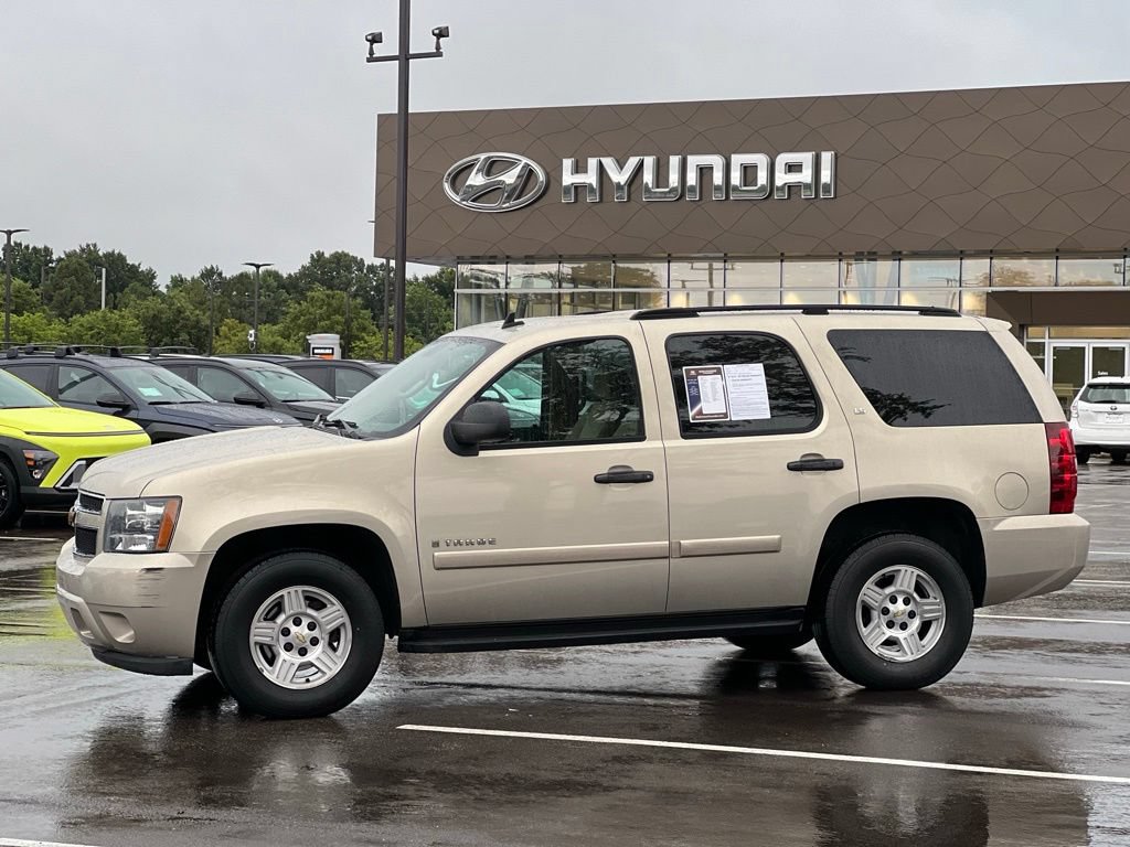 Used 2007 Chevrolet Tahoe LS RWD image 2