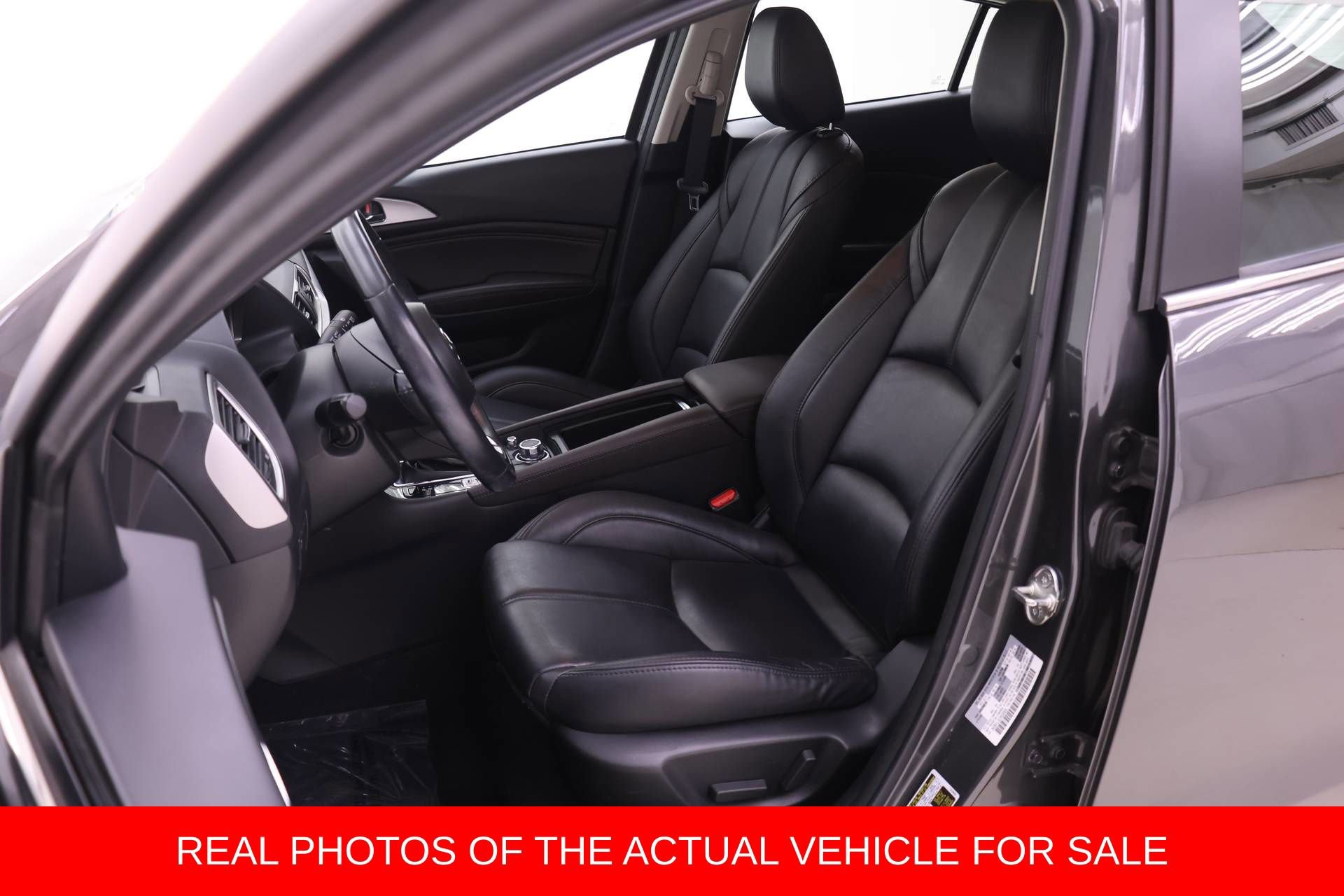 Used 2018 MAZDA MAZDA3 Touring FWD image 4